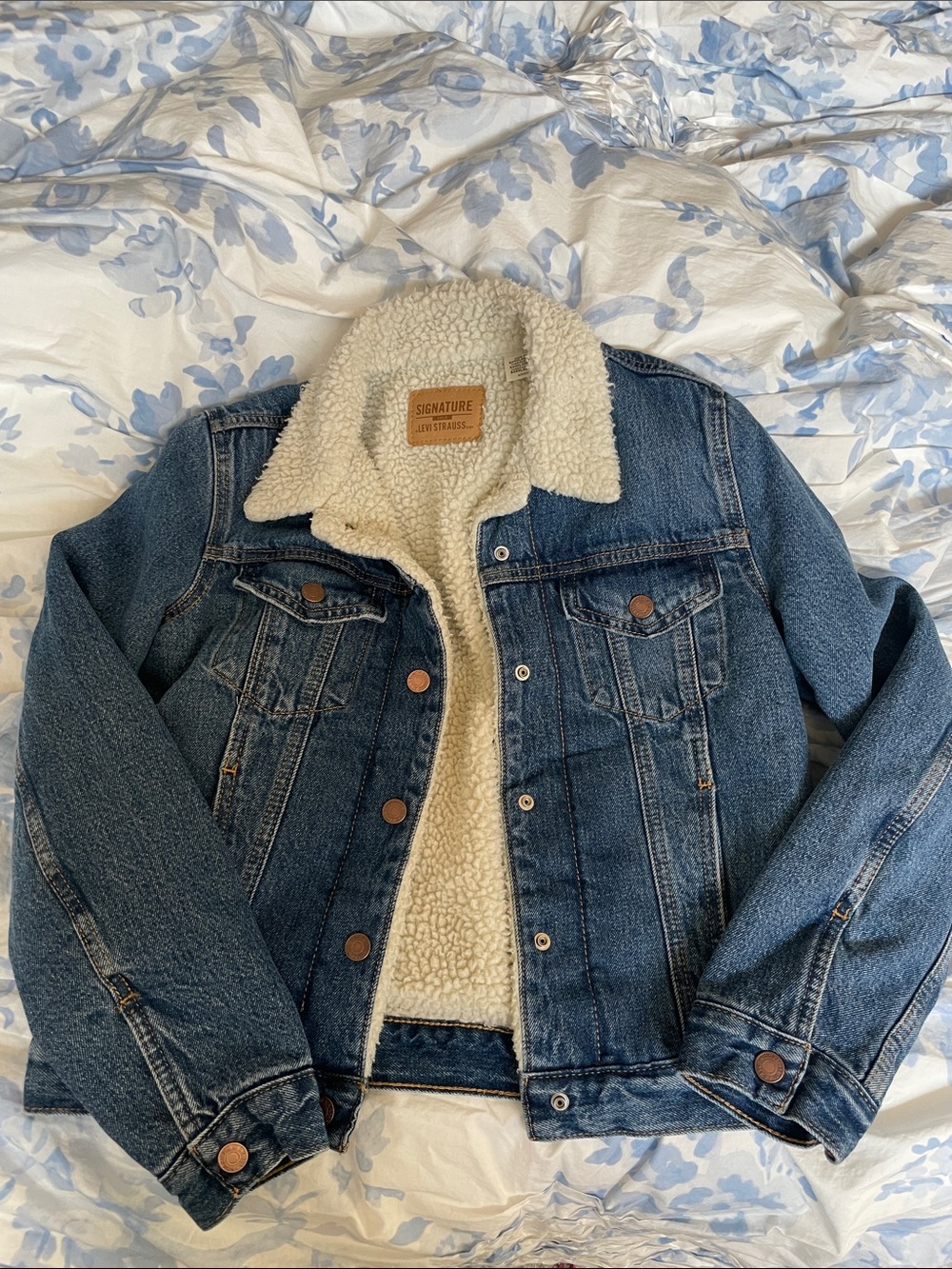Levis‎ Sherpa Lined Denim Trucker Jacket Women Medium Indigo Blue 361360013